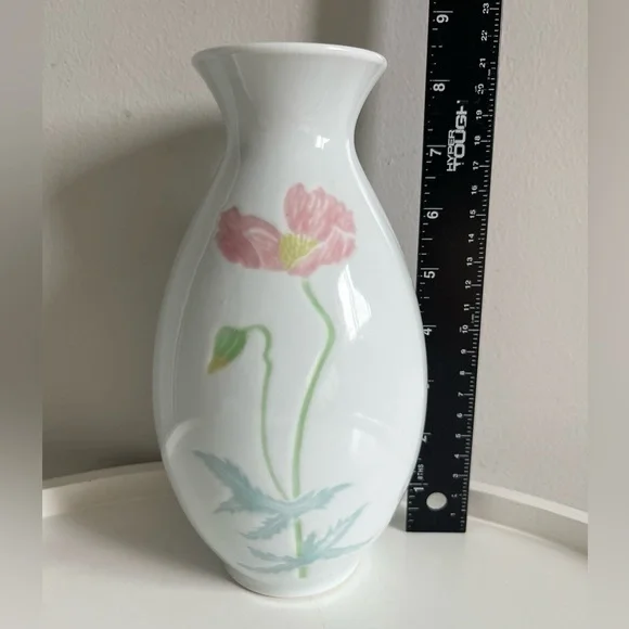 Vintage Pink Poppy Asian White Ceramic Vase - Picture 10 of 10